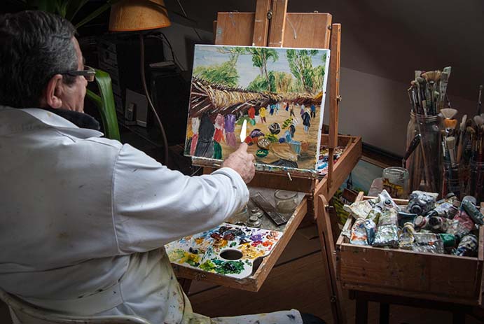Jean-Yves Domont dans son atelier de peinture, photo 2